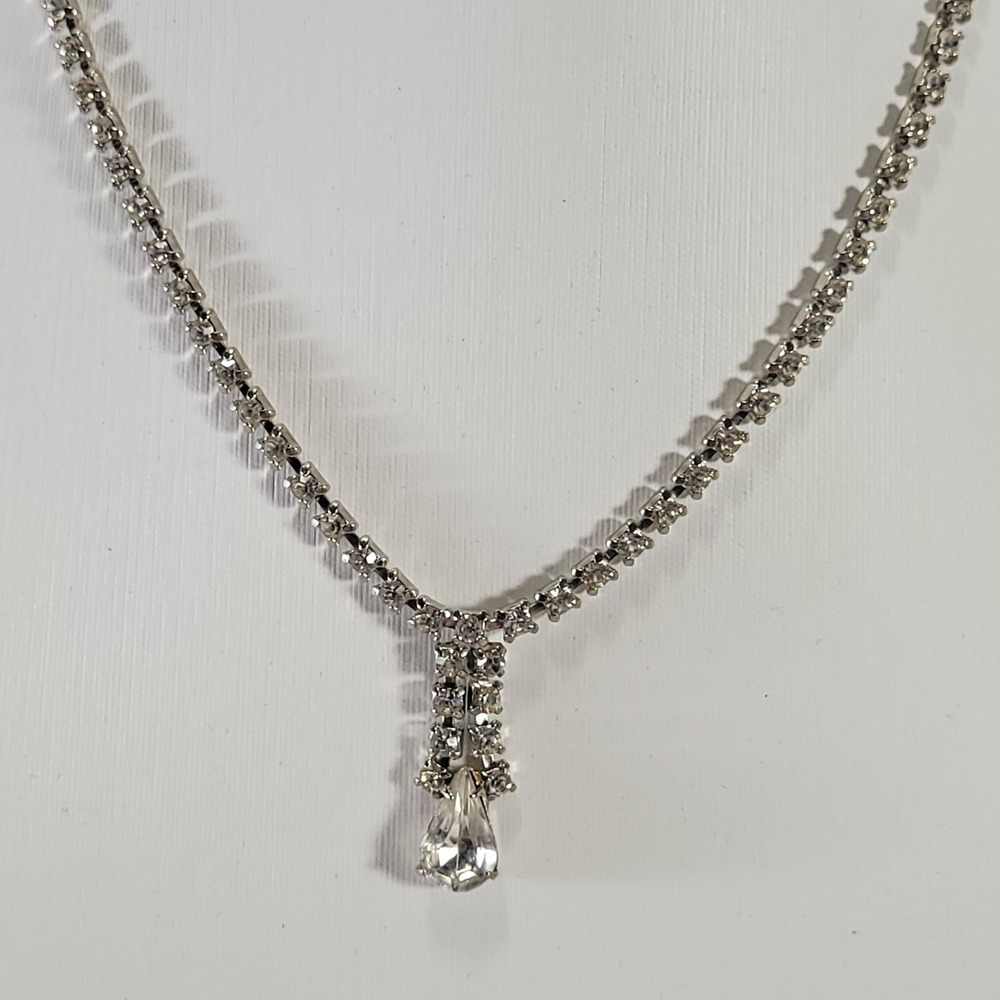 Rhinestone Drop Necklace Women OS Silver Tone Teardrop Crystal Y-Necklace Choker